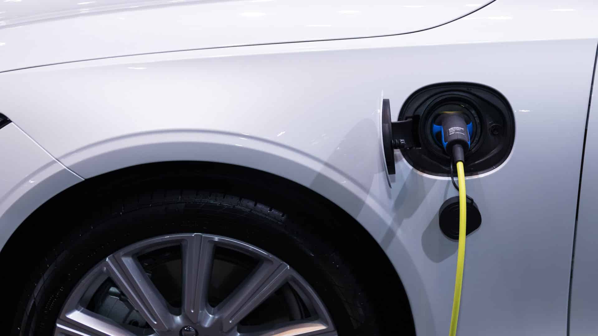 Laden von PKWs mit einer elektronischen Ladestation